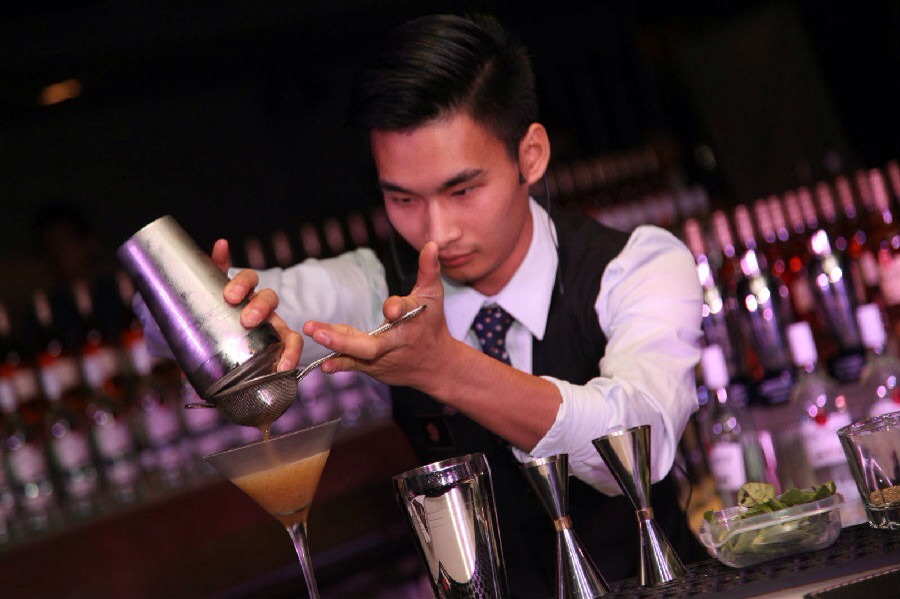 江門(mén)恩平招聘花式調(diào)酒師一名6000